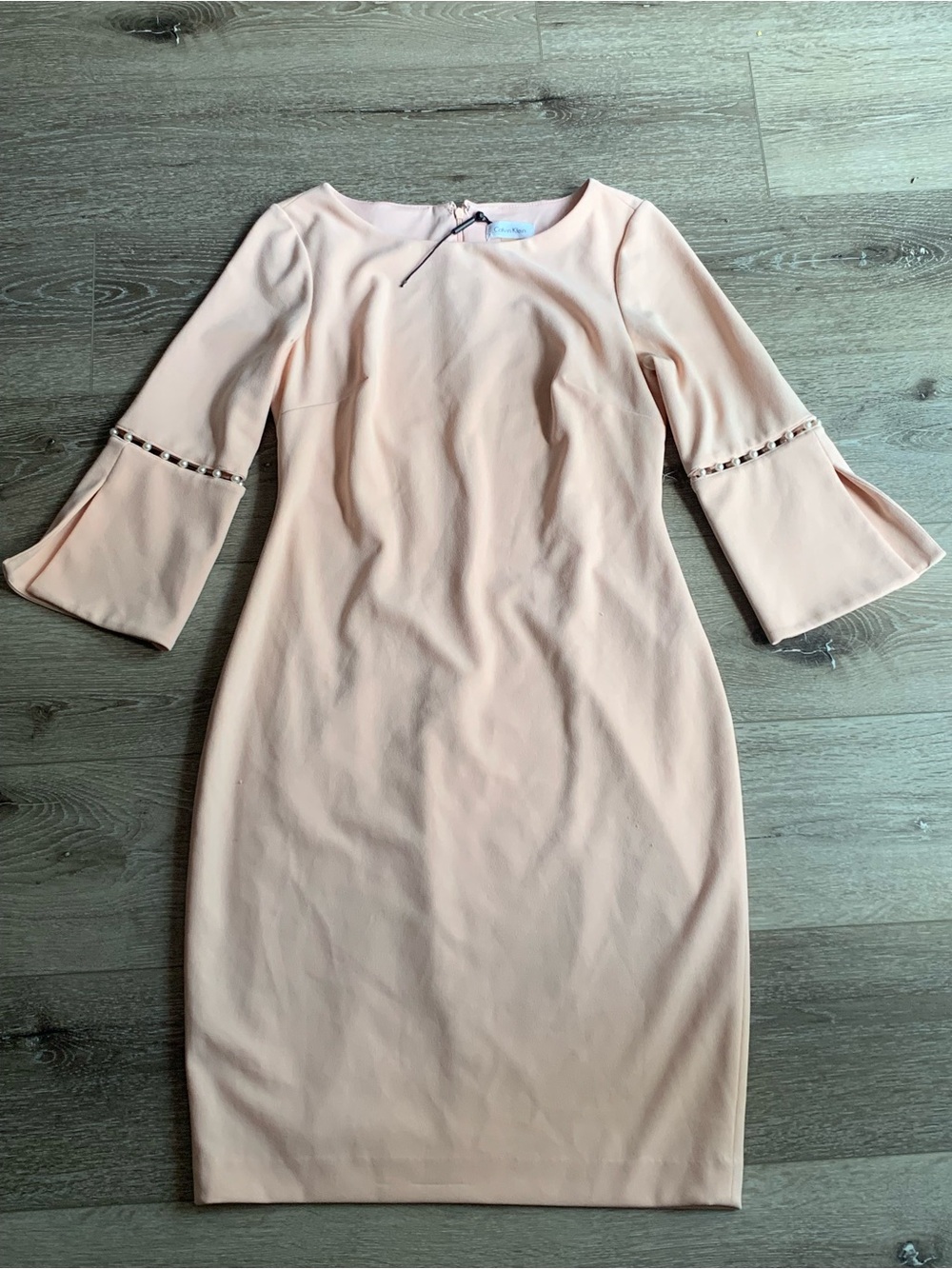 Calvin Klein 3/4 Bell Sleeve Round Neck Pearl Light Pink Knit Lined Dress Size 8